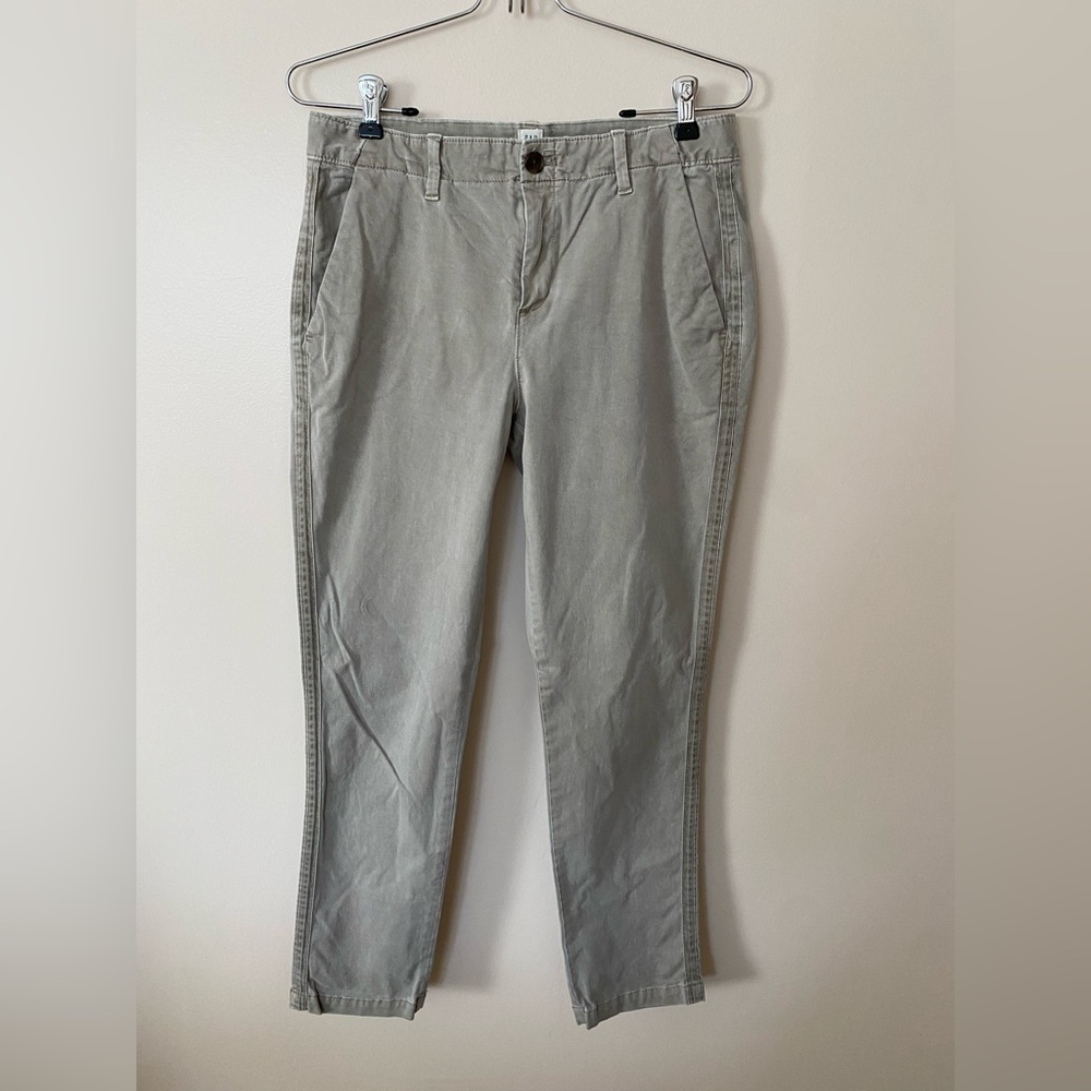 Gap Chinos